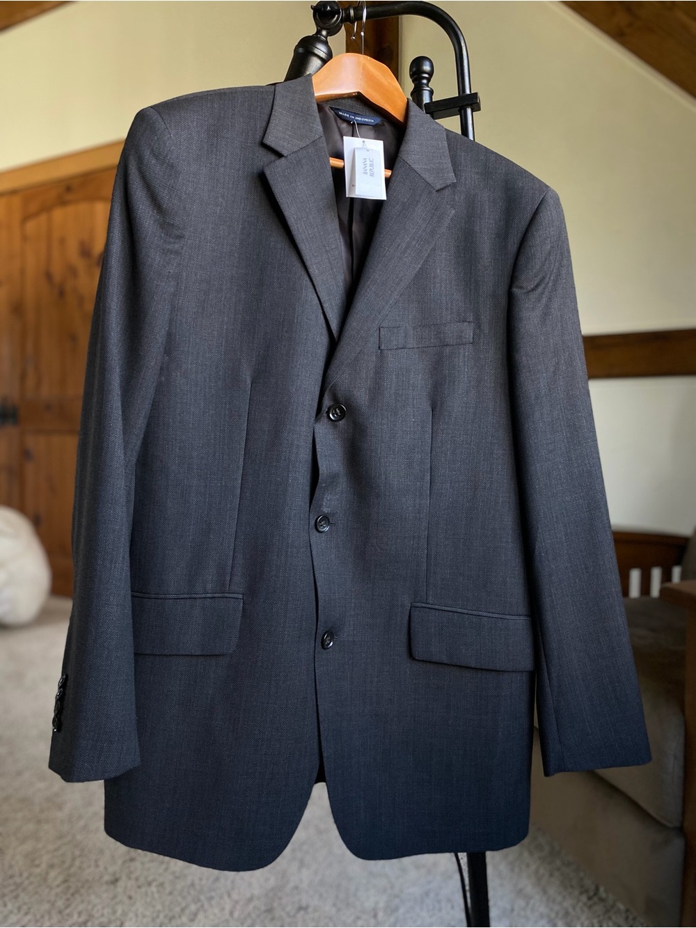 Banana Republic Charcoal Gray Men’s Suit Jacket and Pants